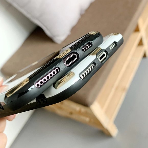 ⚠️LAST⚠️ NEW iPhone 11ProMax Big Dot Gold case - Picture 4 of 6